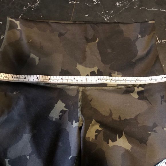 Lululemon high / low. Crops - Picture 6 of 7